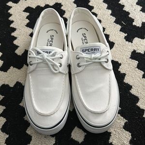 Men’s white Sperry Topsiders